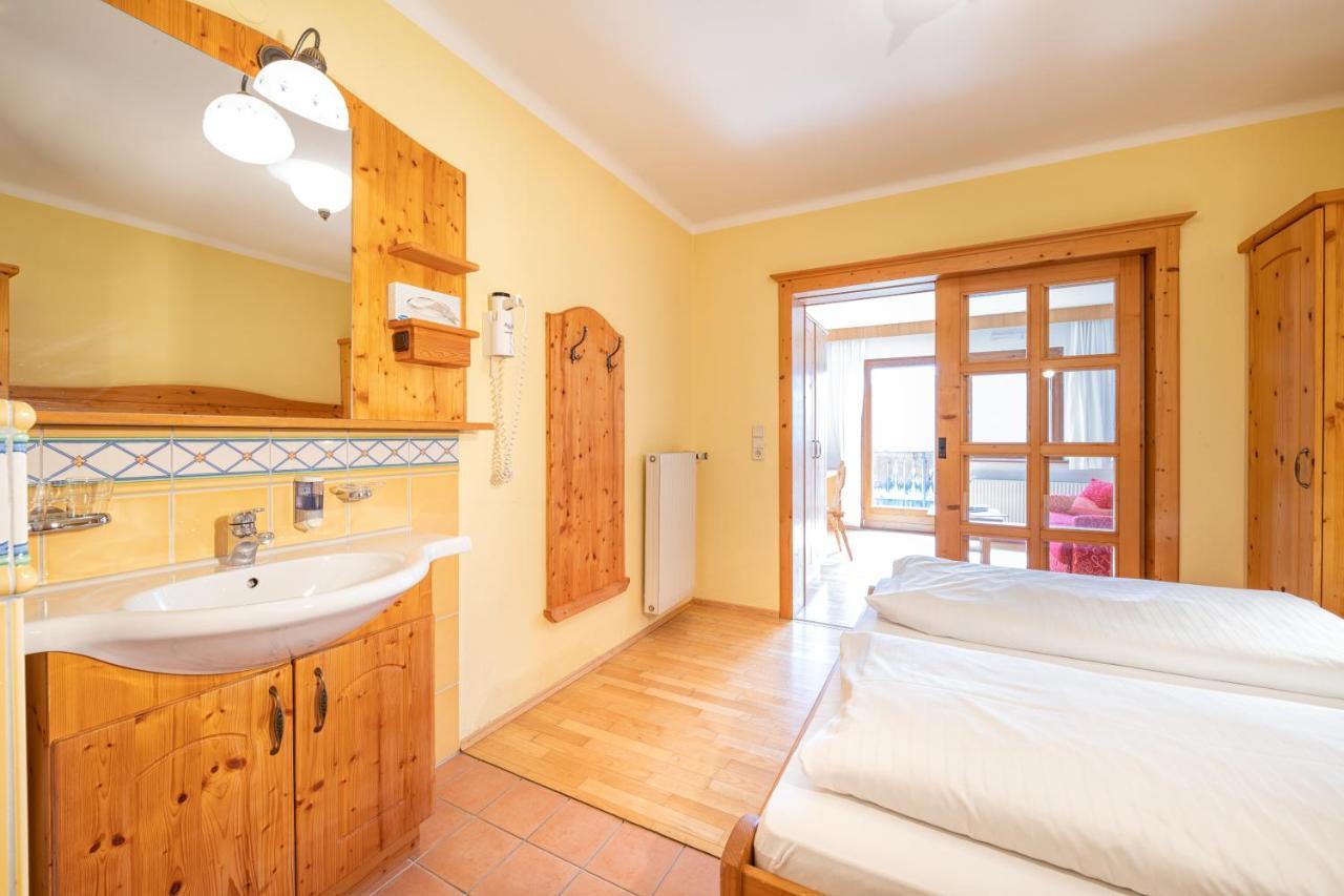 Mayer - Wirtshaus Und Dorfhotel Sankt Martin am Grimming Ngoại thất bức ảnh